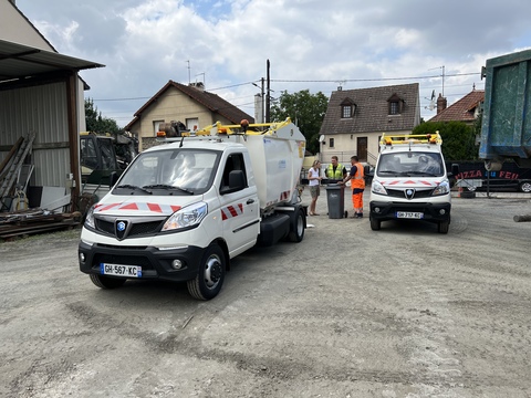 Livraison de deux Piaggio NP6 à la société VDF dans le 95