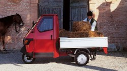 TRIPORTEUR PIAGGIO APE 50 