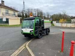 Utilitaire français électrique compact étroit